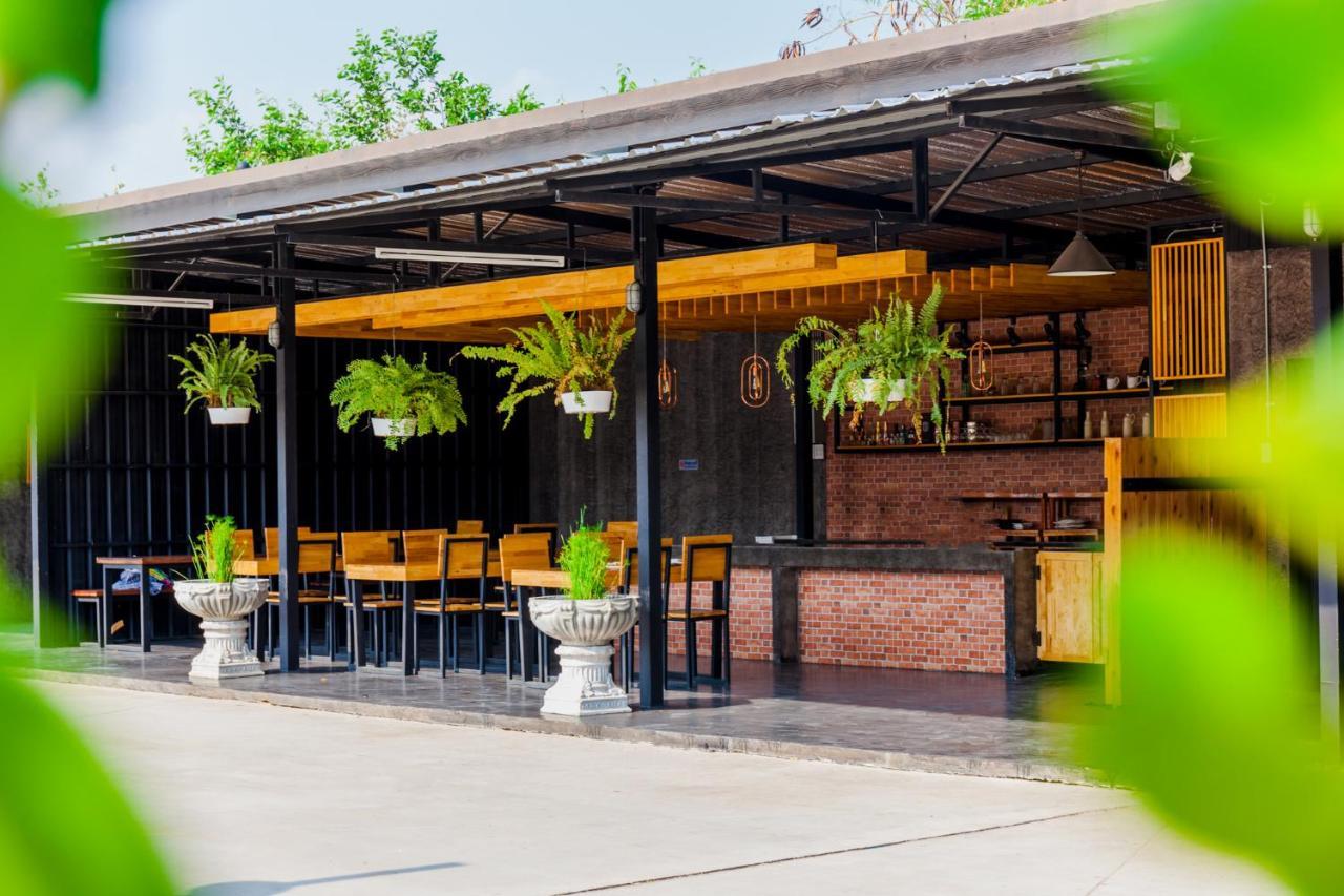 The Sun Resort Ratchaburi Екстериор снимка